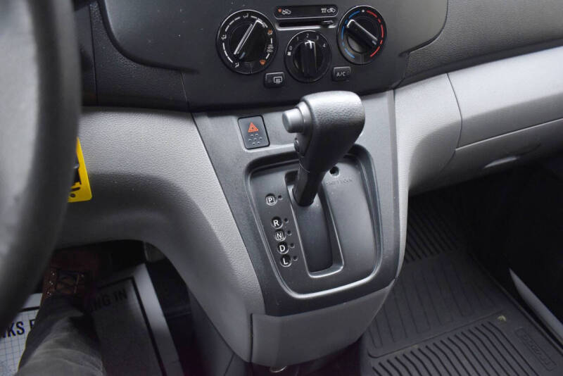 2017 Nissan NV200 SV
