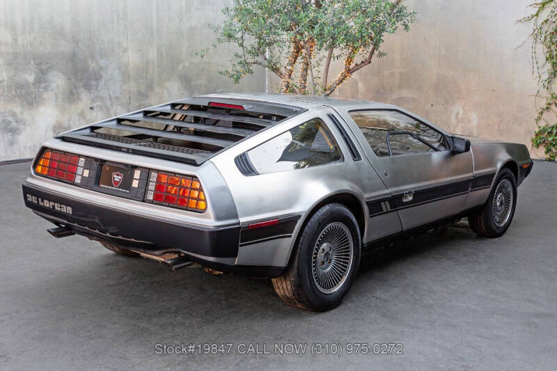 1982 DeLorean DMC-12