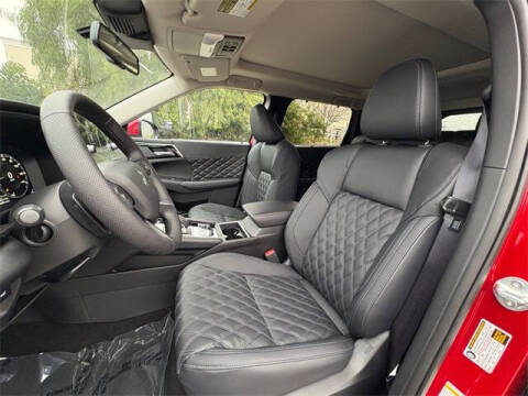 2025 Mitsubishi Outlander PHEV SEL