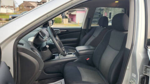 2019 Nissan Pathfinder S