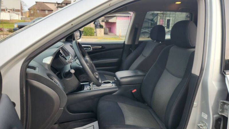 2019 Nissan Pathfinder S