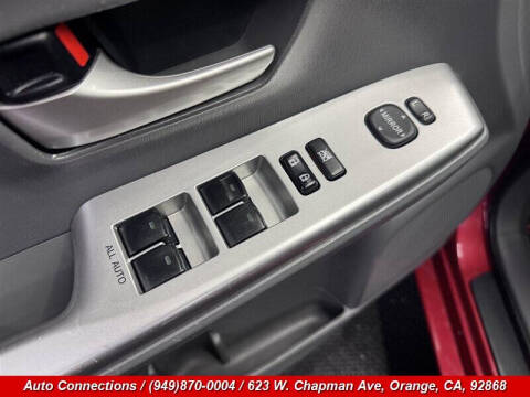 2014 Toyota Prius v Five