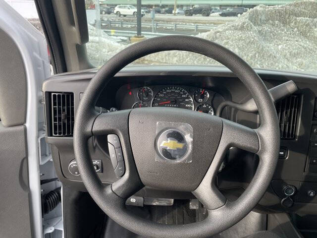 2025 Chevrolet Express 2500