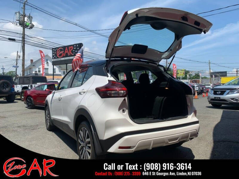 2022 Nissan Kicks SV