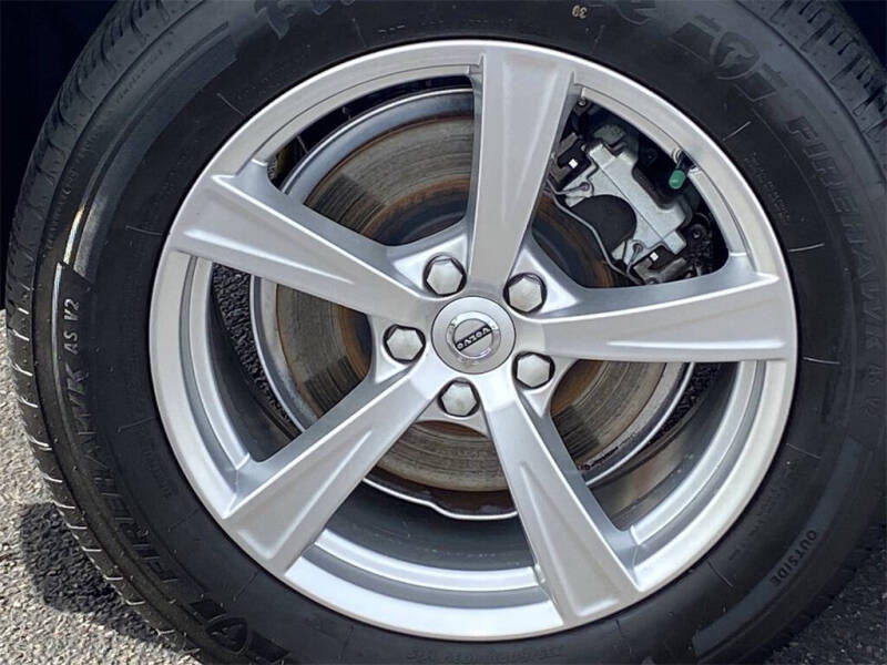 2016 Volvo XC90 T5 Momentum