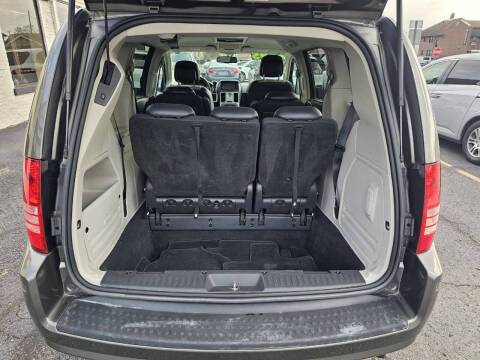 2010 Chrysler Town and Country Touring Plus