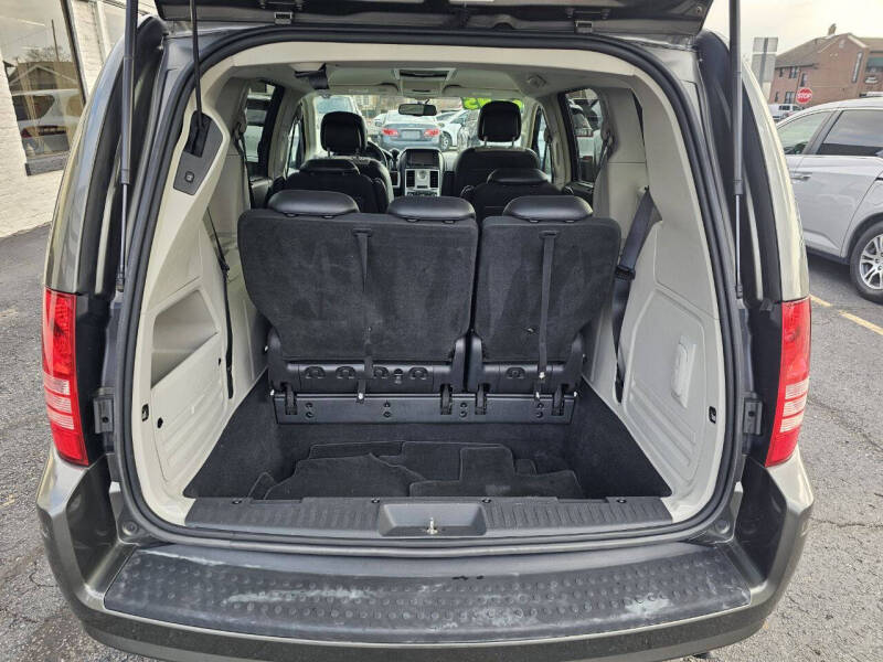 2010 Chrysler Town and Country Touring Plus