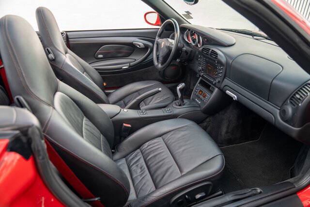 2005 Porsche 911 28