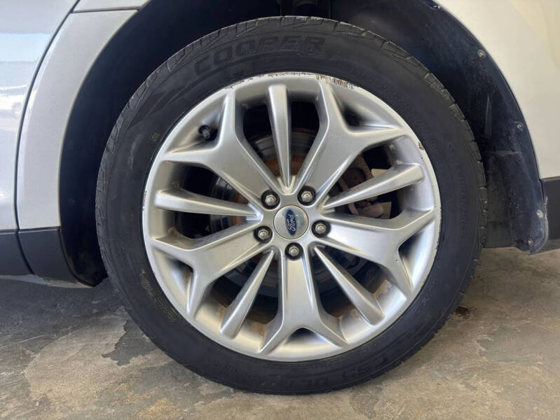 2017 Ford Taurus Limited