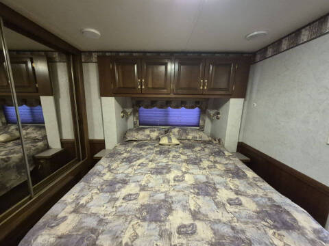 2002 Newmar Dutch Star 3852