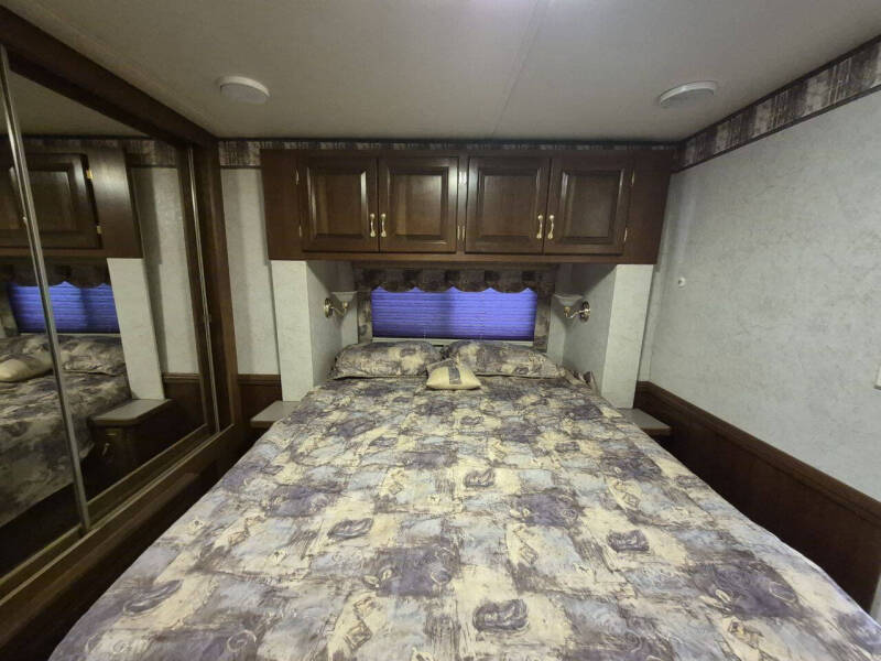 2002 Newmar Dutch Star 3852