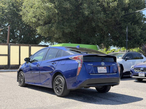 2016 Toyota Prius Three