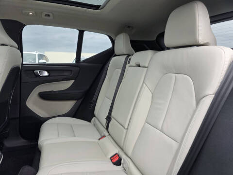2026 Volvo XC40 B5 Plus