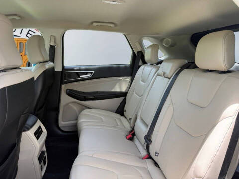 2021 Ford Edge Titanium