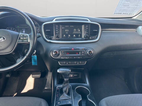 2019 Kia Sorento S V6