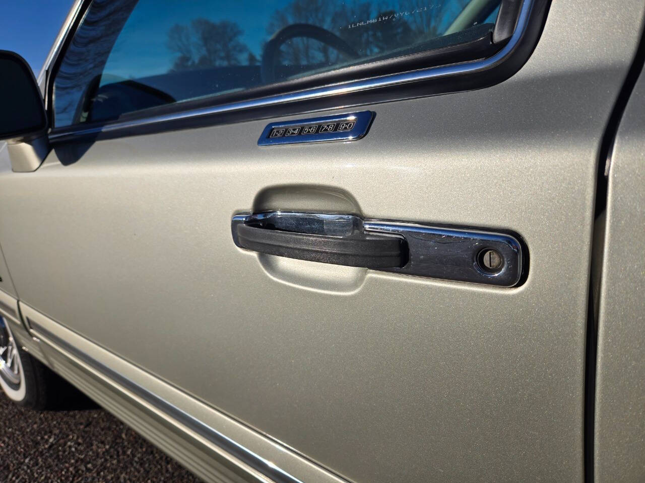 1997 Lincoln Town Car 28