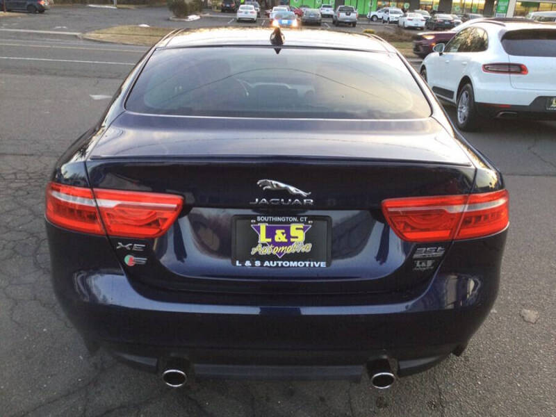 2018 Jaguar XE 35t R-Sport