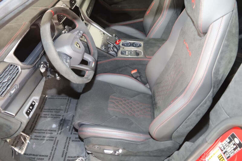2024 Lamborghini Urus Performante