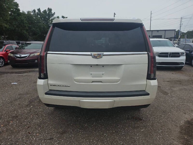 2015 Cadillac Escalade Luxury