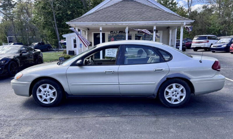 2006 Ford Taurus SE