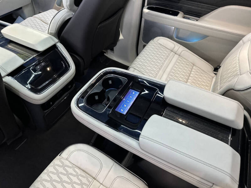 2024 Lincoln Navigator Black Label