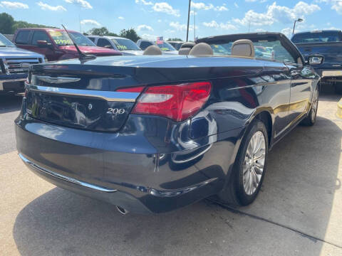 2011 Chrysler 200 Limited