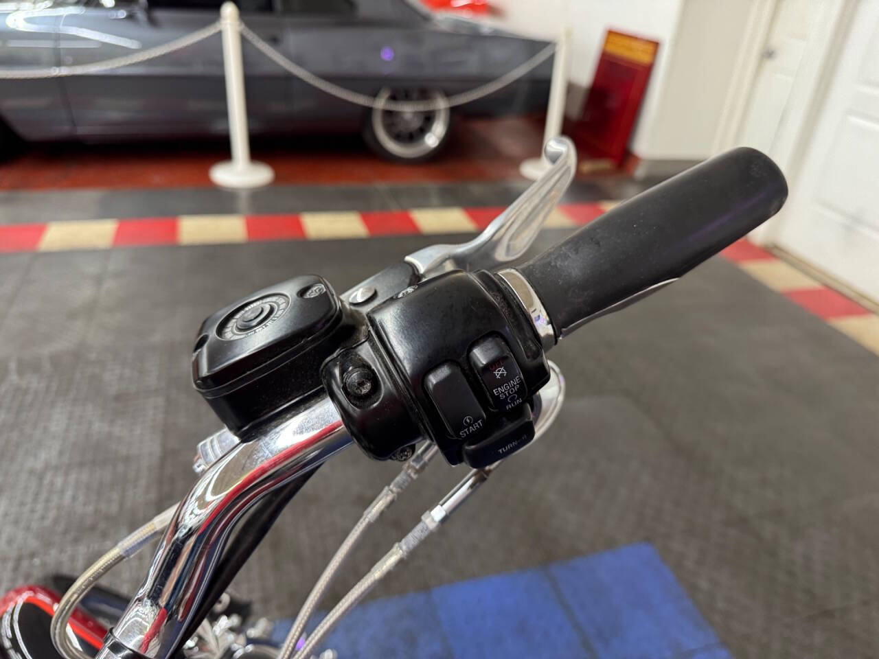 1999 Harley-Davidson FXSTS 18