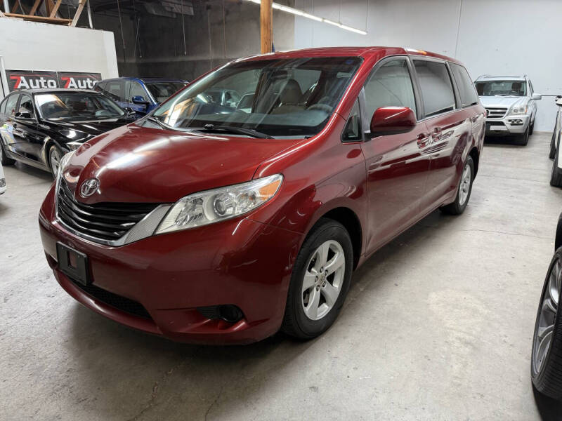 2012 Toyota Sienna LE 8-Passenger