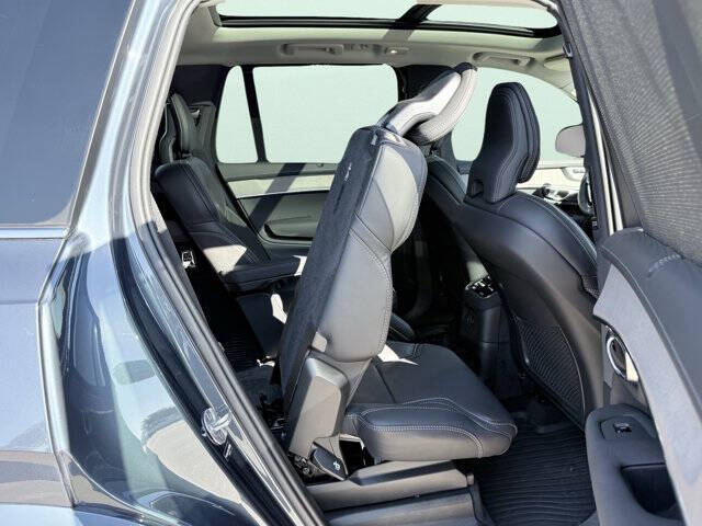 2025 Volvo XC90 T8 Ultra Bright Theme 6P