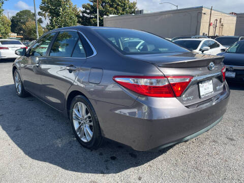2015 Toyota Camry Hybrid SE