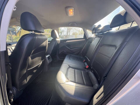 2015 Volkswagen Passat 1.8T Limited Edition