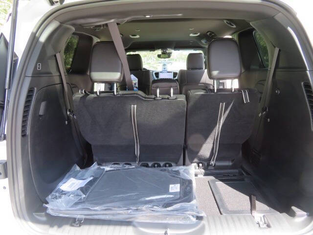 2025 Chrysler Voyager LX