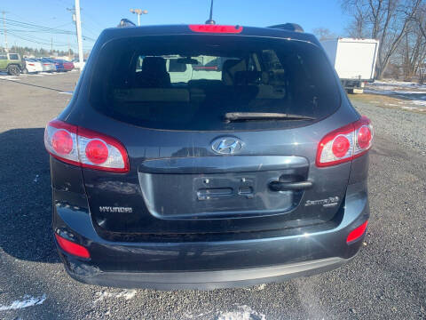 2010 Hyundai Santa Fe for sale at Burkholder Motors in Middletown DE
