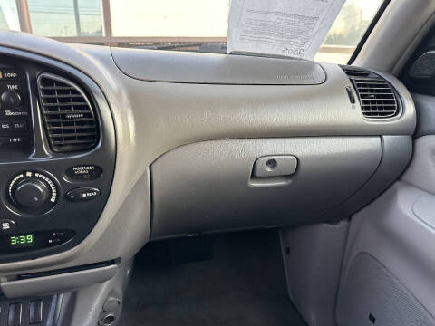 2005 Toyota Sequoia SR5