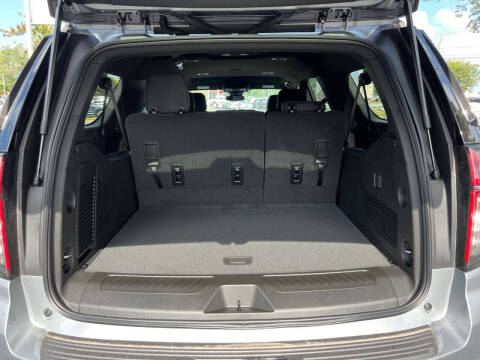 2024 Chevrolet Suburban LS