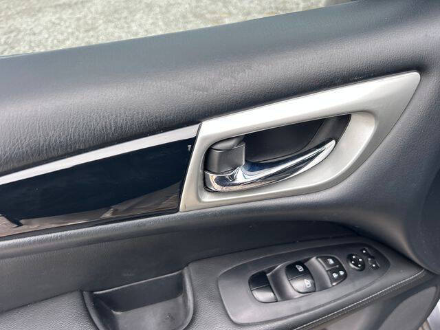 2019 Nissan Pathfinder SV