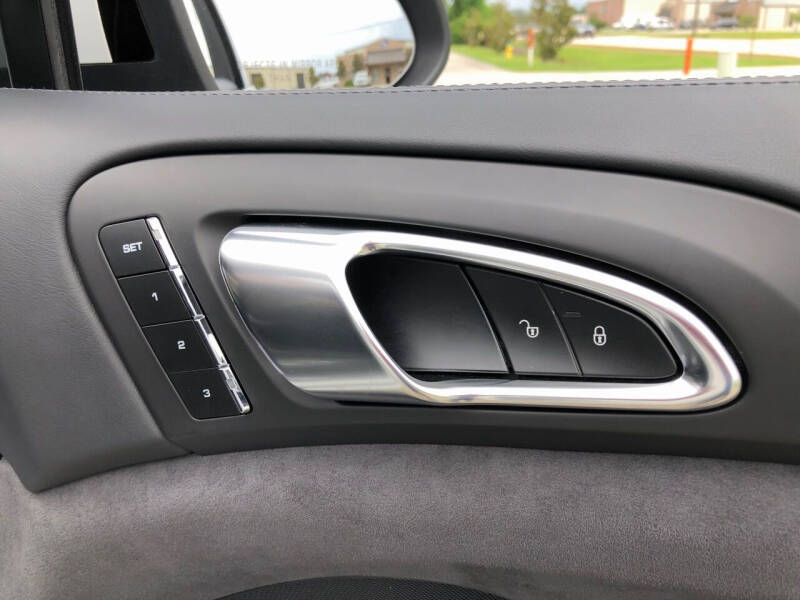 2013 Porsche Cayenne GTS