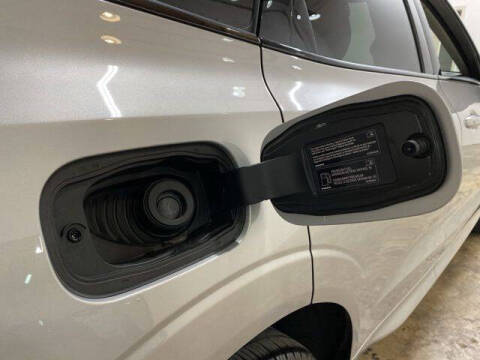 2025 Volvo XC60 B5 Core Dark Theme