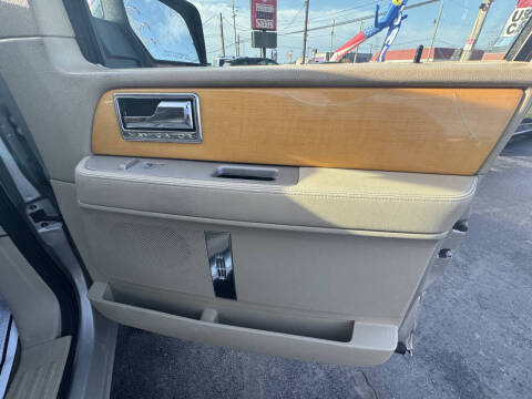 2008 Lincoln Navigator