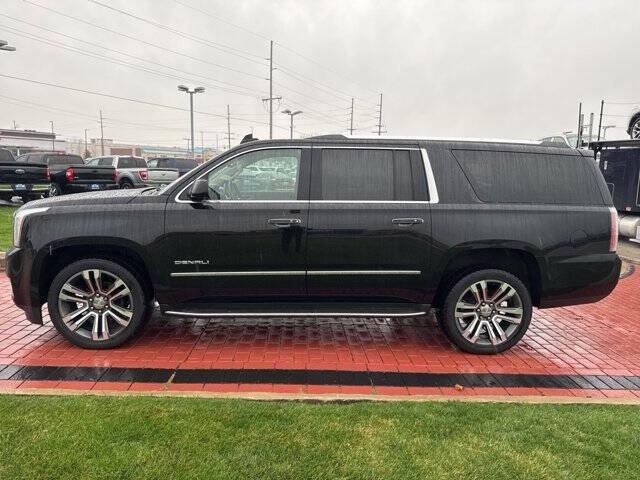 Used 2020 GMC Yukon XL Denali with VIN 1GKS2HKJXLR104782 for sale in Schererville, IN