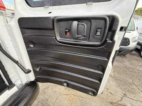 2022 GMC Savana 2500