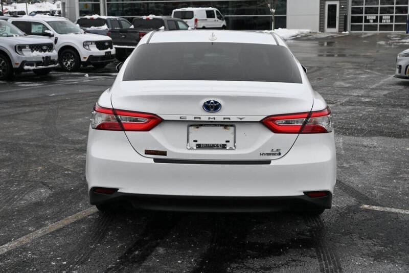 2019 Toyota Camry Hybrid LE