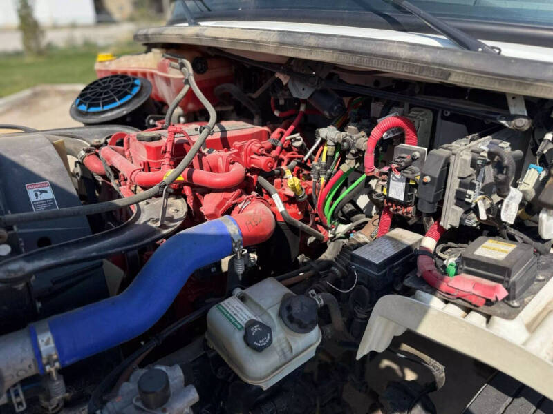 2019 Freightliner M2 106