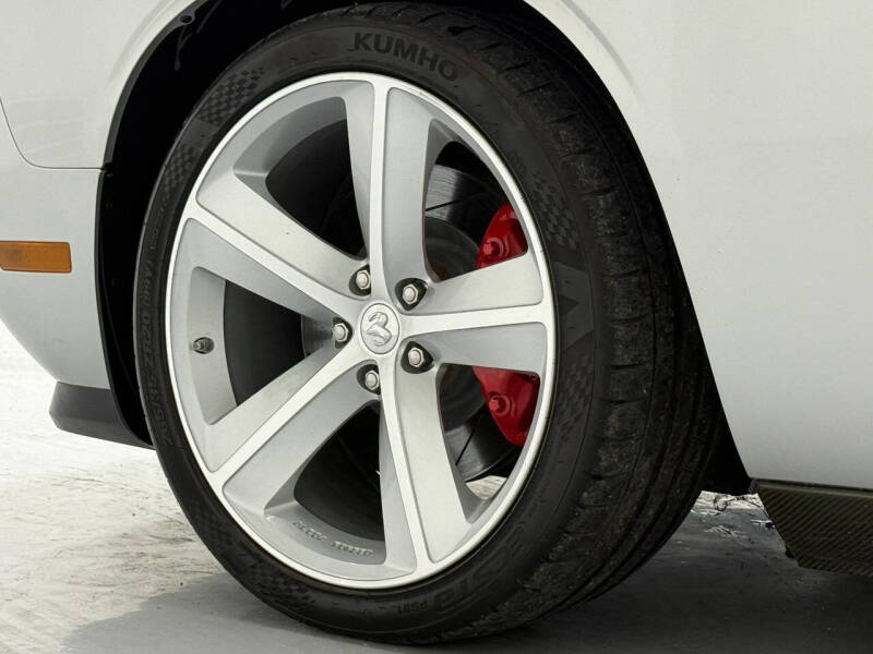 2008 Dodge Challenger SRT8