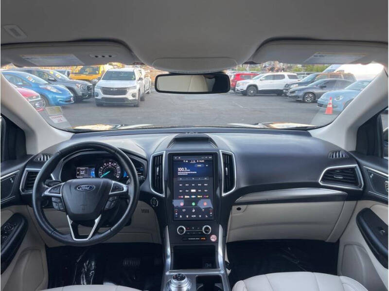 2022 Ford Edge Titanium