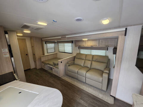 2023 Cruiser RV Shadow Cruiser