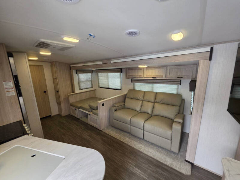 2023 Cruiser RV Shadow Cruiser