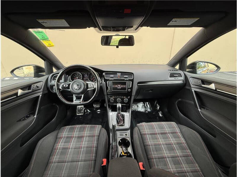 2017 Volkswagen Golf GTI