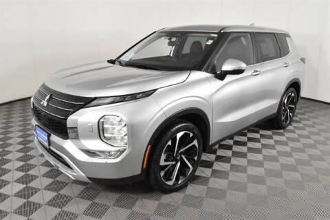 2023 Mitsubishi Outlander SE