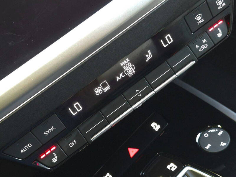 2023 Audi Q4 e-tron quattro Premium 50